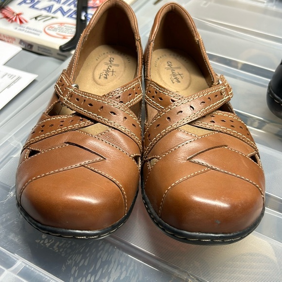 Clarks Shoes - Women’s 8.5 Clarks Collection Ashland leather Mary Jane’s brown